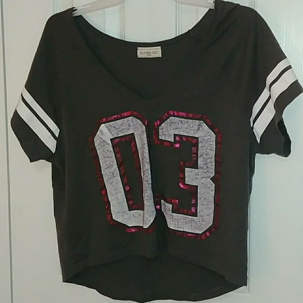 thrifted comfy crop top